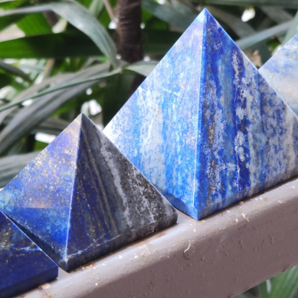 Lapis Lazuli Crystal Benefits