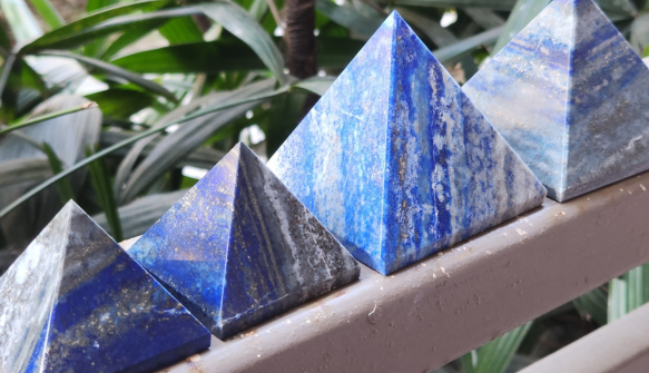 Lapis Lazuli Crystal Benefits