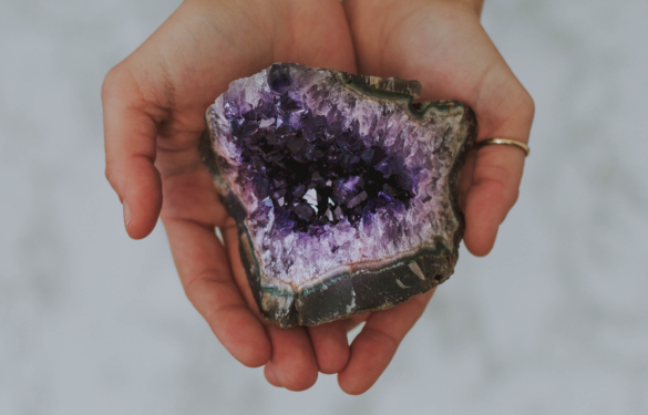 Amethyst crystal benefits, properties and uses