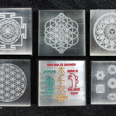 What is the science behind selenite plate?