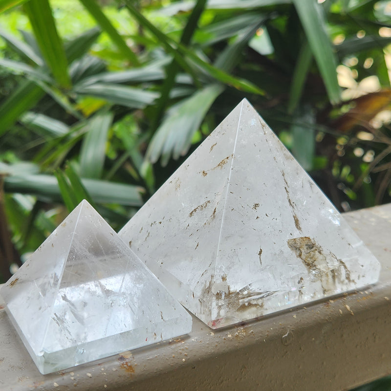 Natural Clear Quartz Pyramid for Cleansing Charging Protection