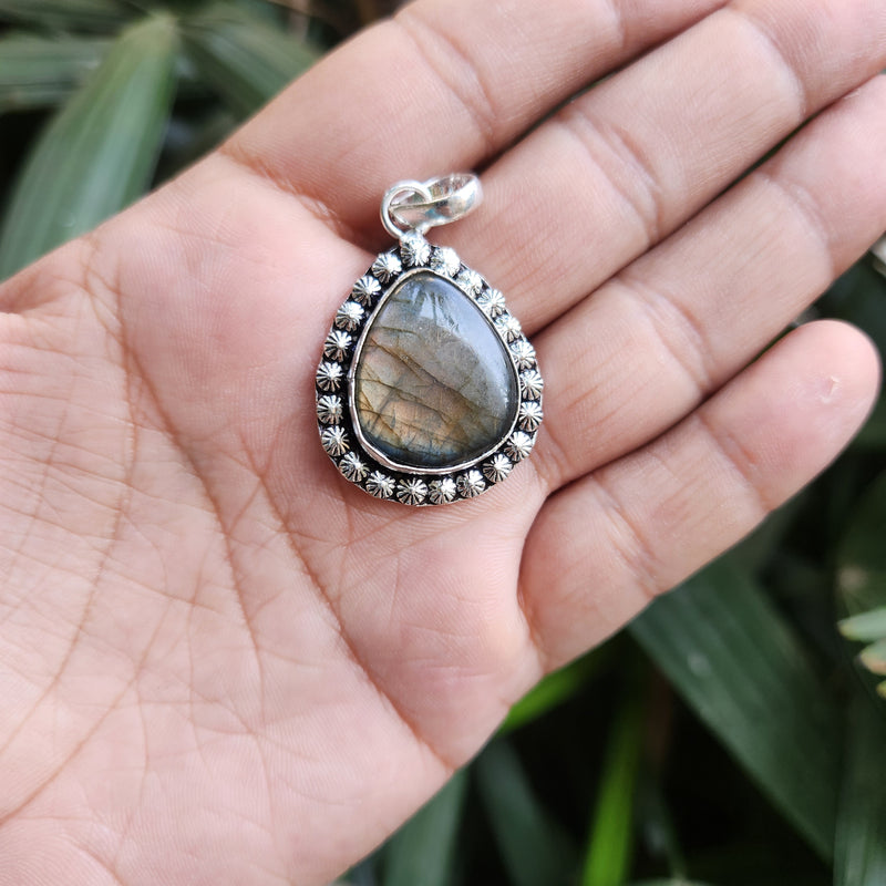 Certified Labradorite Pendant Pear Shape without Chain