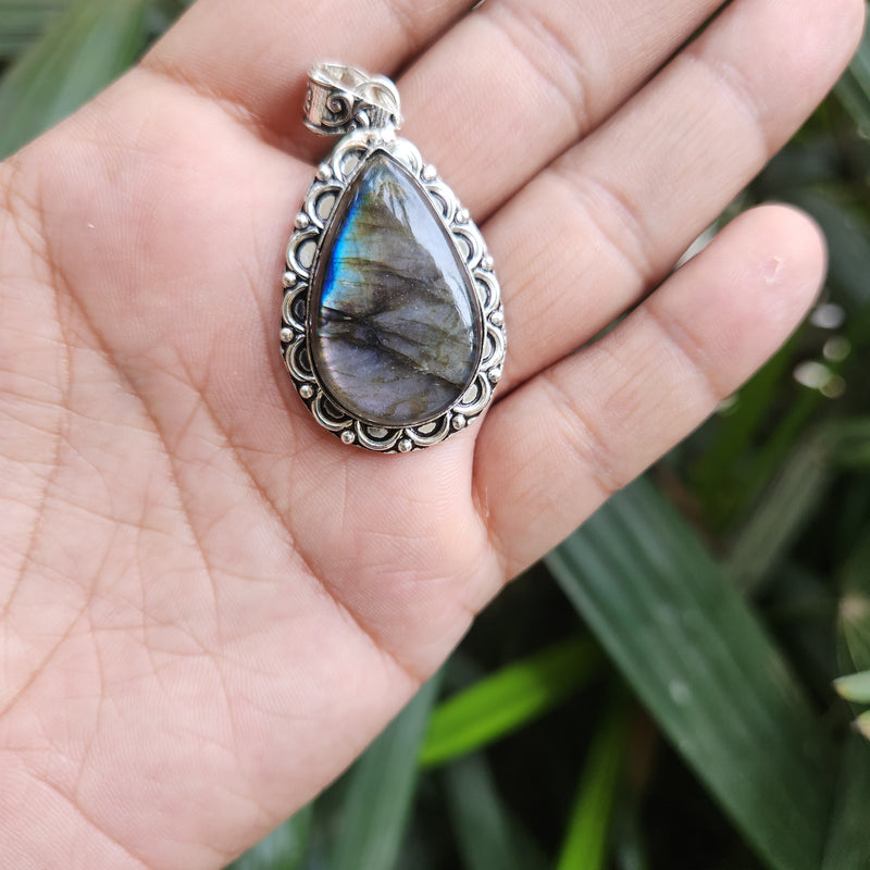 Certified Labradorite Pendant Pear Shape without Chain