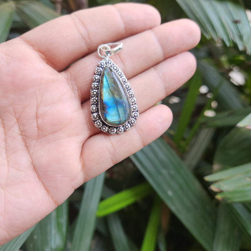Certified Labradorite Pendant Pear Shape without Chain
