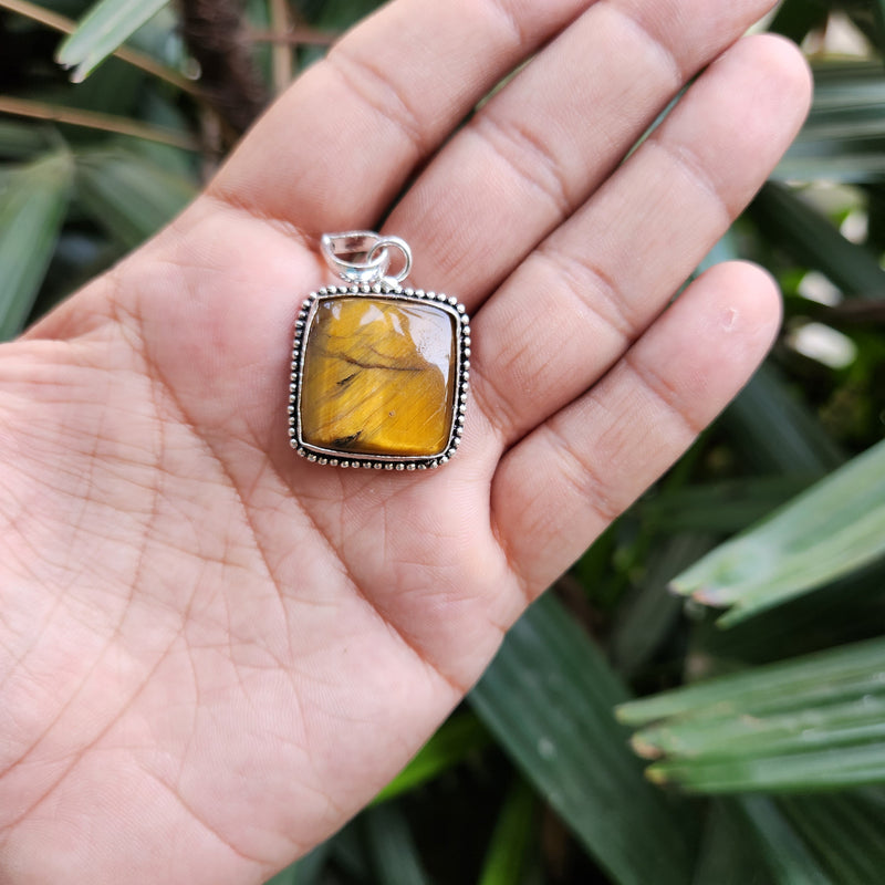 Certified Tiger Eye Pendant without Chain Pear Shape