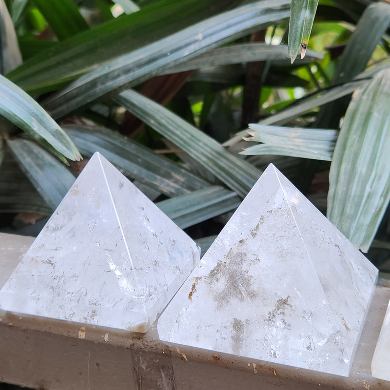 Natural Clear Quartz Pyramid for Cleansing Charging Protection