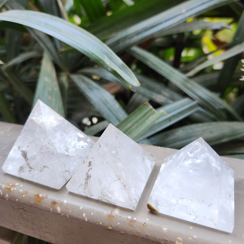 Natural Clear Quartz Pyramid for Cleansing Charging Protection