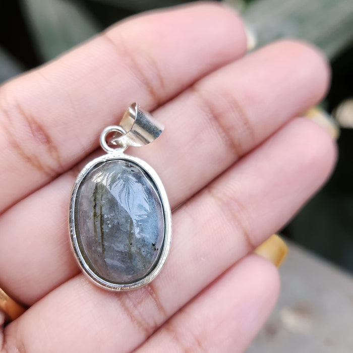 Certified Labradorite Small Pendant Online without Chain