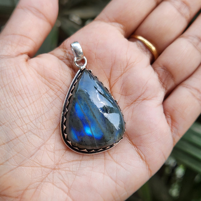 Certified Labradorite Small Pendant Online without Chain (Design 3)