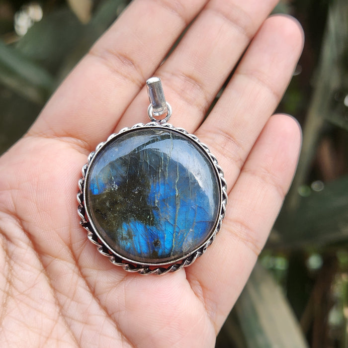 Certified Labradorite Small Pendant Online without Chain (Design 4)