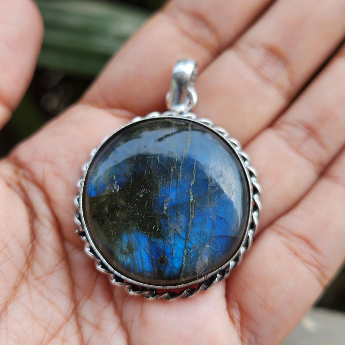 Certified Labradorite Small Pendant Online without Chain (Design 4)