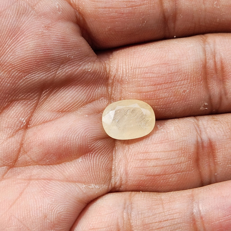 Yellow Sapphire Gemstone from Burma (Maynmar)- 7.78 Carats