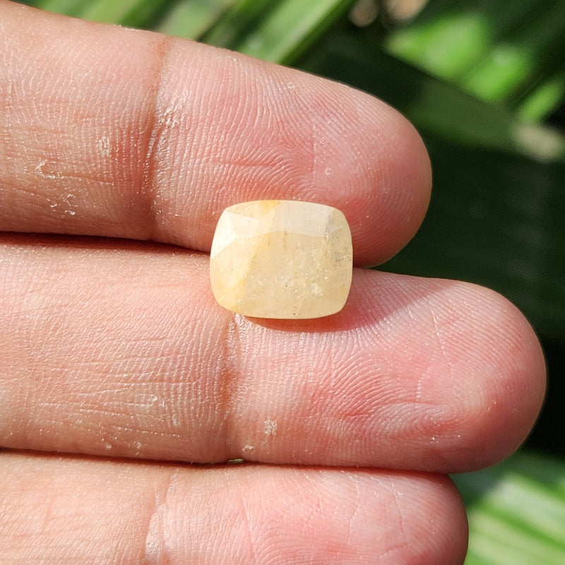 Yellow Sapphire Gemstone from Burma (Maynmar)- 7.17 Carats