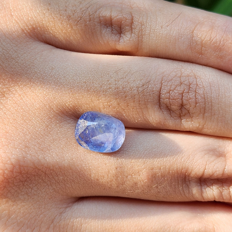 Blue Sapphire Gemstone from Burma (Maynmar)- 5.37 Carats
