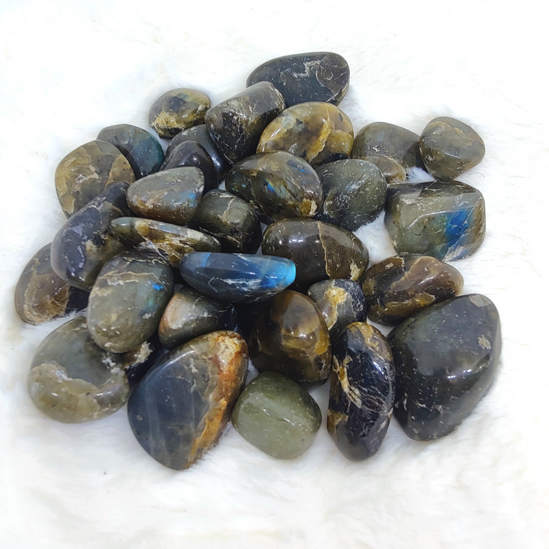 Labradorite Tumbled Stone for Strength, Transformation and Intuition